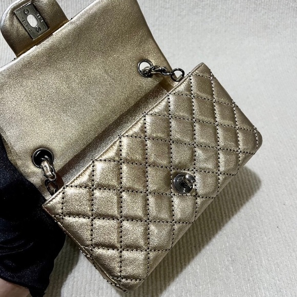 ‼️SOLD‼️Limited edition Gold classic mini8 - Picture 9 of 17